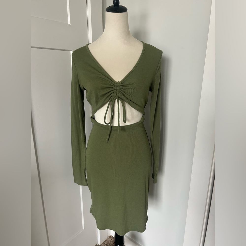 BCBG Olive Ribbed V-Neck Midi with Drawstring Detail